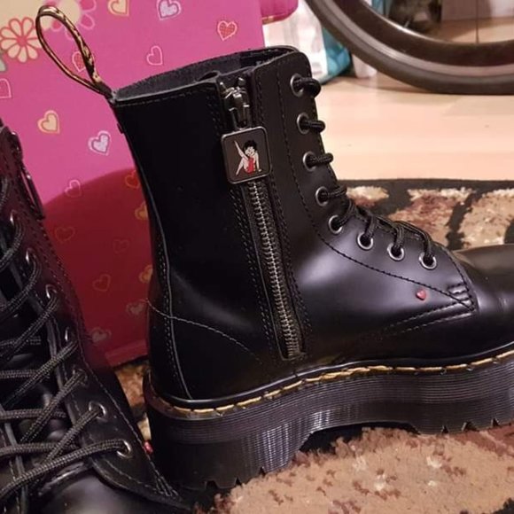 Betty Boop Limited edition Dr Martens Jadon 4UK / 6US. ❤🖤 - Picture 3 of 6